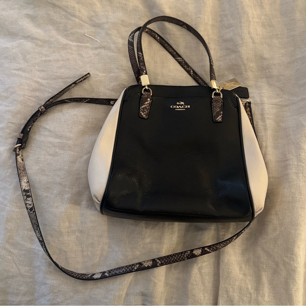 Coach Black and cream Leather Purse